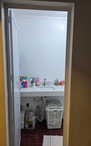 Casa à venda com 145m², 3 quartos e 2 vagas Casa à venda com 145m², 3 quartos e 2 vagasBanheiro