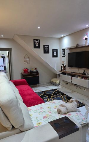 Casa à venda com 145m², 3 quartos e 2 vagas Casa à venda com 145m², 3 quartos e 2 vagasSala