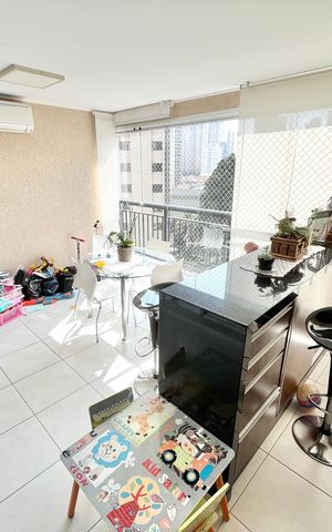 Apartamento à venda com 94m², 2 quartos e 3 vagas Apartamento à venda com 94m², 2 quartos e 3 vagasVaranda da Sala