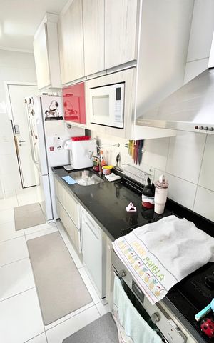 Apartamento à venda com 94m², 2 quartos e 3 vagas Apartamento à venda com 94m², 2 quartos e 3 vagasCozinha e Área de Serviço
