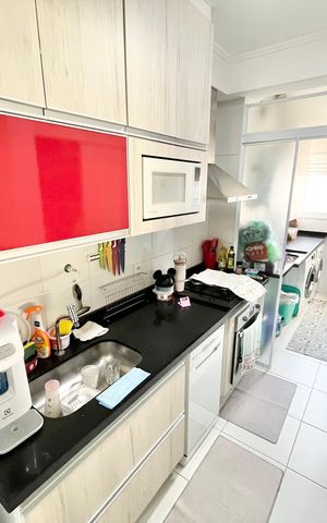 Apartamento à venda com 94m², 2 quartos e 3 vagas Apartamento à venda com 94m², 2 quartos e 3 vagasCozinha e Área de Serviço