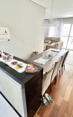 Apartamento à venda com 94m², 2 quartos e 3 vagas Apartamento à venda com 94m², 2 quartos e 3 vagasCozinha e Área de Serviço