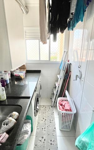 Apartamento à venda com 94m², 2 quartos e 3 vagas Apartamento à venda com 94m², 2 quartos e 3 vagasCozinha e Área de Serviço