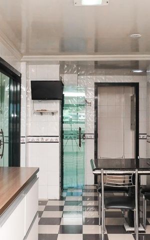 Casa para alugar com 600m², 4 quartos e 3 vagas