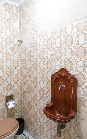 Casa à venda com 260m², 3 quartos e 2 vagasSalão de festa - banheiro