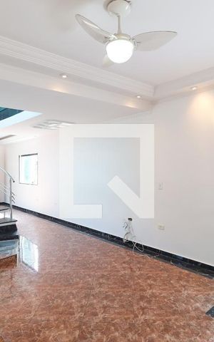 Casa de condomínio à venda com 288m², 6 quartos e 1 vaga Casa de condomínio à venda com 288m², 6 quartos e 1 vagaCorredor