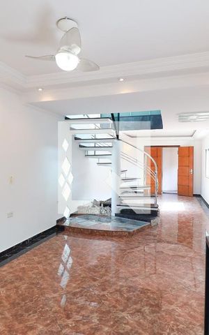 Casa de condomínio à venda com 288m², 6 quartos e 1 vaga Casa de condomínio à venda com 288m², 6 quartos e 1 vagaCorredor