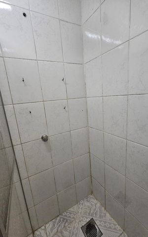 Casa à venda com 200m², 4 quartos e 4 vagas Casa à venda com 200m², 4 quartos e 4 vagasBanheiro