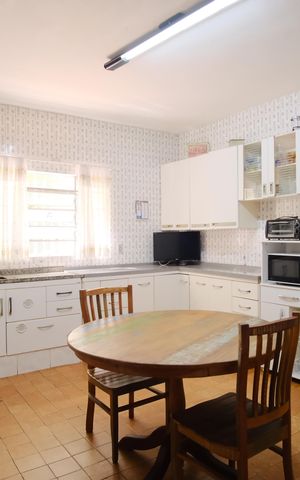 Casa para alugar com 189m², 2 quartos e 2 vagasCozinha