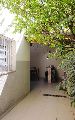 Casa para alugar com 189m², 2 quartos e 2 vagasQuintal