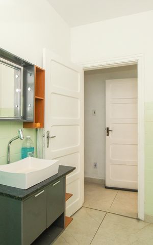 Casa à venda com 90m², 2 quartos e 2 vagasBanheiro