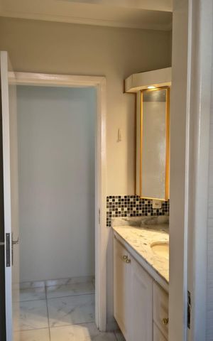 Apartamento à venda com 96m², 3 quartos e 2 vagas Apartamento à venda com 96m², 3 quartos e 2 vagasBanheiro