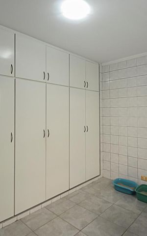 Casa à venda com 500m², 3 quartos e 2 vagas Casa à venda com 500m², 3 quartos e 2 vagasÁrea de Serviço