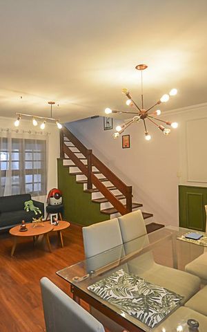 Casa à venda com 500m², 3 quartos e 2 vagas Casa à venda com 500m², 3 quartos e 2 vagasSala