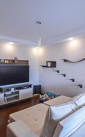 Casa à venda com 500m², 3 quartos e 2 vagas Casa à venda com 500m², 3 quartos e 2 vagasSala 2