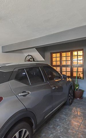 Casa à venda com 500m², 3 quartos e 2 vagas Casa à venda com 500m², 3 quartos e 2 vagasGaragem