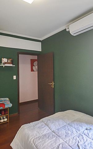 Casa à venda com 500m², 3 quartos e 2 vagas Casa à venda com 500m², 3 quartos e 2 vagasQuarto 2