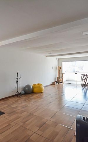 Casa à venda com 500m², 3 quartos e 2 vagas Casa à venda com 500m², 3 quartos e 2 vagasSalão de Festas