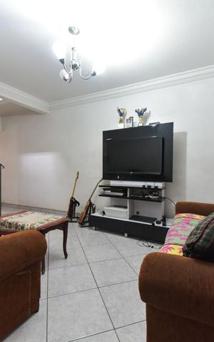 Casa à venda com 300m², 3 quartos e 2 vagas