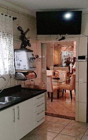 Casa à venda com 192m², 3 quartos e 2 vagas Casa à venda com 192m², 3 quartos e 2 vagasCozinha