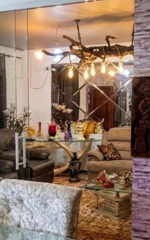 Casa à venda com 192m², 3 quartos e 2 vagas Casa à venda com 192m², 3 quartos e 2 vagasSala