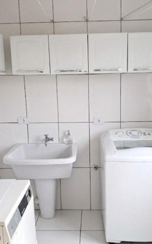 Casa à venda com 192m², 3 quartos e 2 vagas Casa à venda com 192m², 3 quartos e 2 vagasÁrea de serviço
