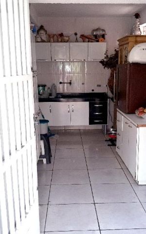 Casa à venda com 192m², 3 quartos e 2 vagas Casa à venda com 192m², 3 quartos e 2 vagasCozinha