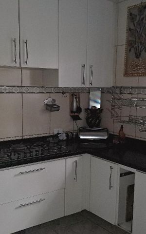 Casa à venda com 192m², 3 quartos e 2 vagas Casa à venda com 192m², 3 quartos e 2 vagasCozinha