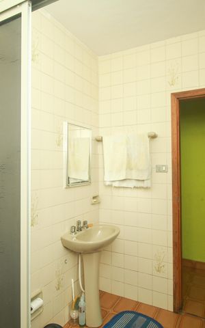 Casa à venda com 384m², 6 quartos e 2 vagas Casa à venda com 384m², 6 quartos e 2 vagasBanheiro Social 2 - Casa 1