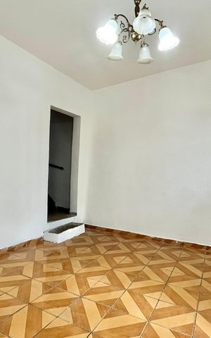Casa à venda com 220m², 2 quartos e 1 vaga Casa à venda com 220m², 2 quartos e 1 vagaSala