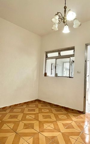 Casa à venda com 220m², 2 quartos e 1 vaga Casa à venda com 220m², 2 quartos e 1 vagaSala