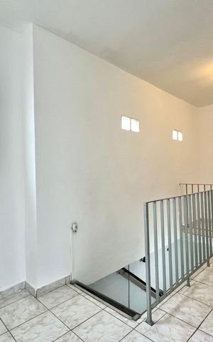 Casa à venda com 220m², 2 quartos e 1 vaga Casa à venda com 220m², 2 quartos e 1 vagaCorredor