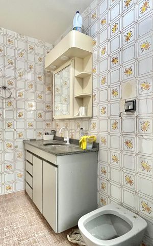 Casa à venda com 220m², 2 quartos e 1 vaga Casa à venda com 220m², 2 quartos e 1 vagaBanheiro