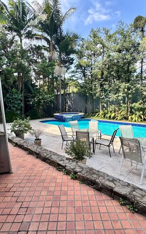 Casa de condomínio à venda com 2500m², 5 quartos e 20 vagas Casa de condomínio à venda com 2500m², 5 quartos e 20 vagasÁrea comum