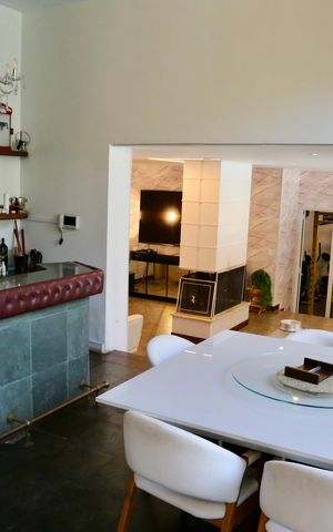 Casa de condomínio à venda com 2500m², 5 quartos e 20 vagas Casa de condomínio à venda com 2500m², 5 quartos e 20 vagasSala de jantar