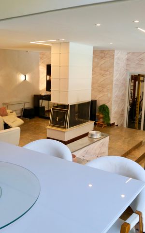 Casa de condomínio à venda com 2500m², 5 quartos e 20 vagas Casa de condomínio à venda com 2500m², 5 quartos e 20 vagasSala