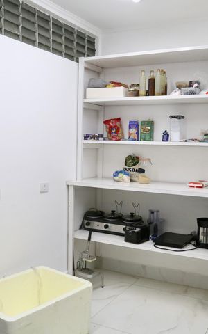 Casa de condomínio à venda com 2500m², 5 quartos e 20 vagas Casa de condomínio à venda com 2500m², 5 quartos e 20 vagasDespensa