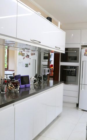 Casa de condomínio à venda com 2500m², 5 quartos e 20 vagas Casa de condomínio à venda com 2500m², 5 quartos e 20 vagasCozinha