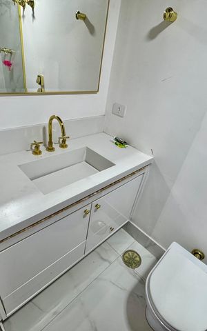 Casa de condomínio à venda com 2500m², 5 quartos e 20 vagas Casa de condomínio à venda com 2500m², 5 quartos e 20 vagasBanheiro da suíte