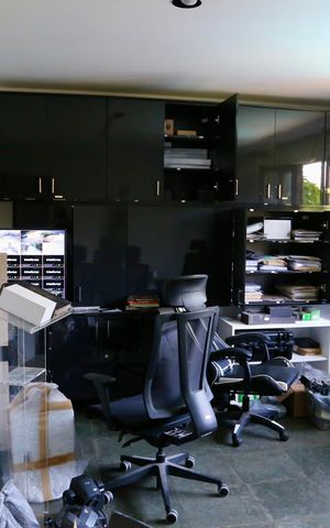 Casa de condomínio à venda com 2500m², 5 quartos e 20 vagas Casa de condomínio à venda com 2500m², 5 quartos e 20 vagasEscritório