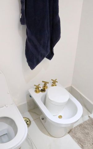 Casa de condomínio à venda com 2500m², 5 quartos e 20 vagas Casa de condomínio à venda com 2500m², 5 quartos e 20 vagasBanheiro da Suíte