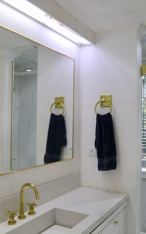 Casa de condomínio à venda com 2500m², 5 quartos e 20 vagas Casa de condomínio à venda com 2500m², 5 quartos e 20 vagasBanheiro da Suíte