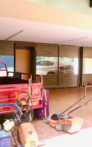 Casa de condomínio à venda com 2500m², 5 quartos e 20 vagas Casa de condomínio à venda com 2500m², 5 quartos e 20 vagasÁrea comum