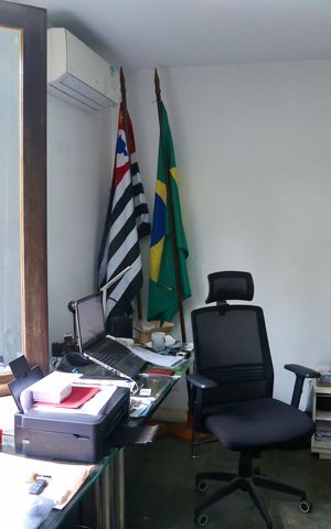 Casa de condomínio à venda com 2500m², 5 quartos e 20 vagas Casa de condomínio à venda com 2500m², 5 quartos e 20 vagasEscritório