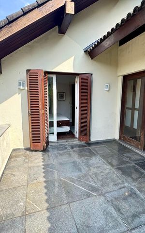 Casa de condomínio à venda com 2500m², 5 quartos e 20 vagas Casa de condomínio à venda com 2500m², 5 quartos e 20 vagasVaranda do Quarto 2