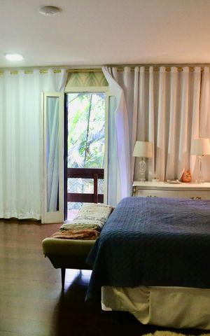 Casa de condomínio à venda com 2500m², 5 quartos e 20 vagas Casa de condomínio à venda com 2500m², 5 quartos e 20 vagasSuíte