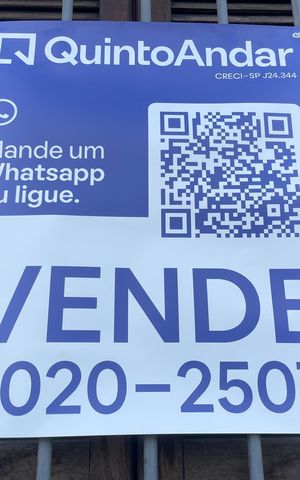 Casa à venda com 298m², 4 quartos e 2 vagas Casa à venda com 298m², 4 quartos e 2 vagasPlaca