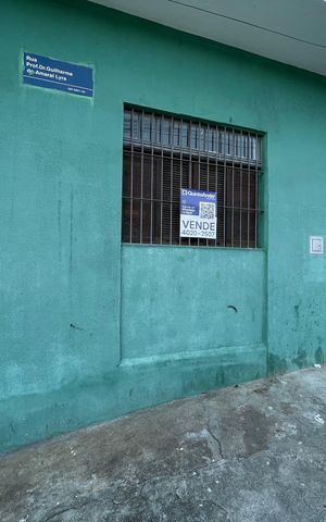 Casa à venda com 298m², 4 quartos e 2 vagas Casa à venda com 298m², 4 quartos e 2 vagasFachada+Placa