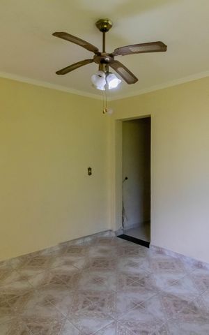 Casa à venda com 150m², 3 quartos e 1 vaga Casa à venda com 150m², 3 quartos e 1 vagaSal