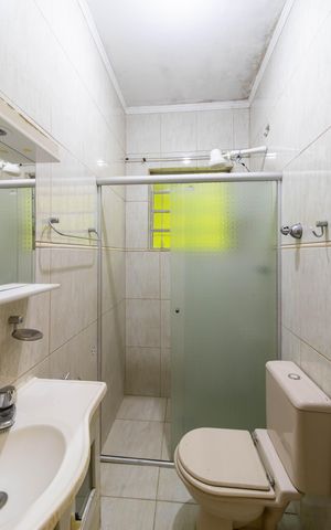 Casa à venda com 150m², 3 quartos e 1 vaga Casa à venda com 150m², 3 quartos e 1 vagaBanheiro